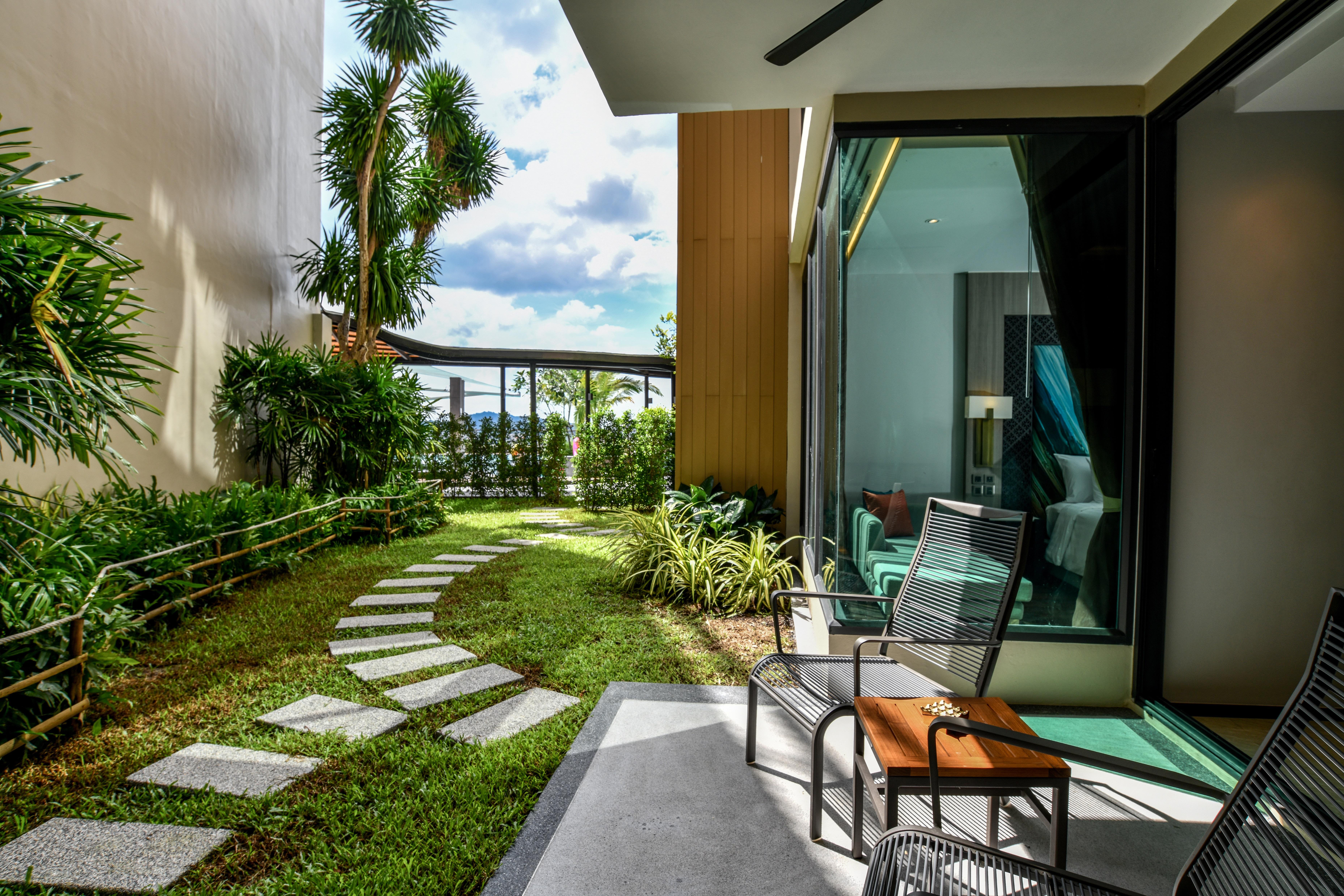 Skyview Resort Phuket Patong Beach Экстерьер фото The private garden of a suite at the hotel
