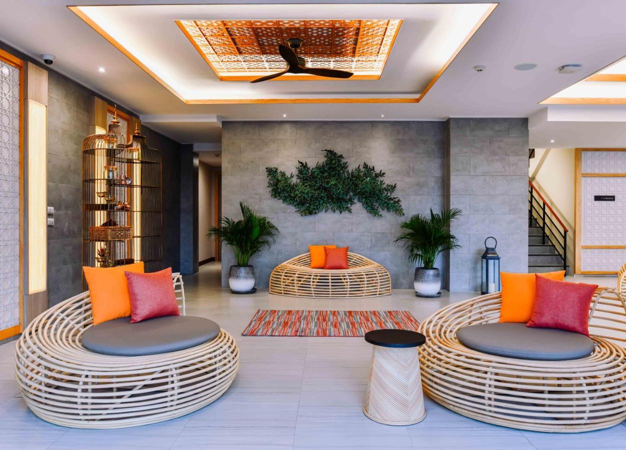 Skyview Resort Phuket Patong Beach Экстерьер фото The lobby of the resort