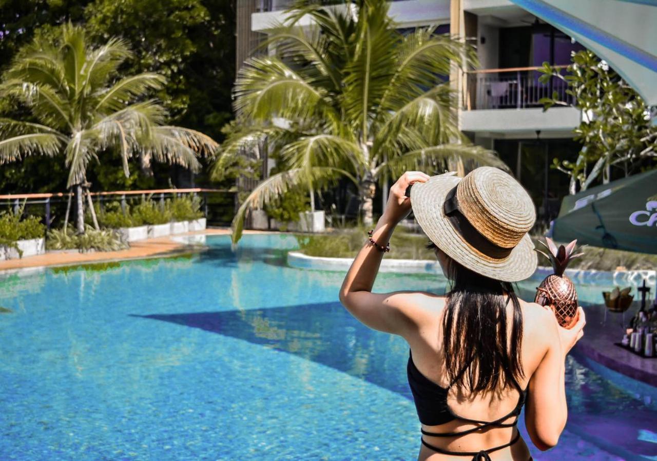 Skyview Resort Phuket Patong Beach Экстерьер фото A woman at a pool