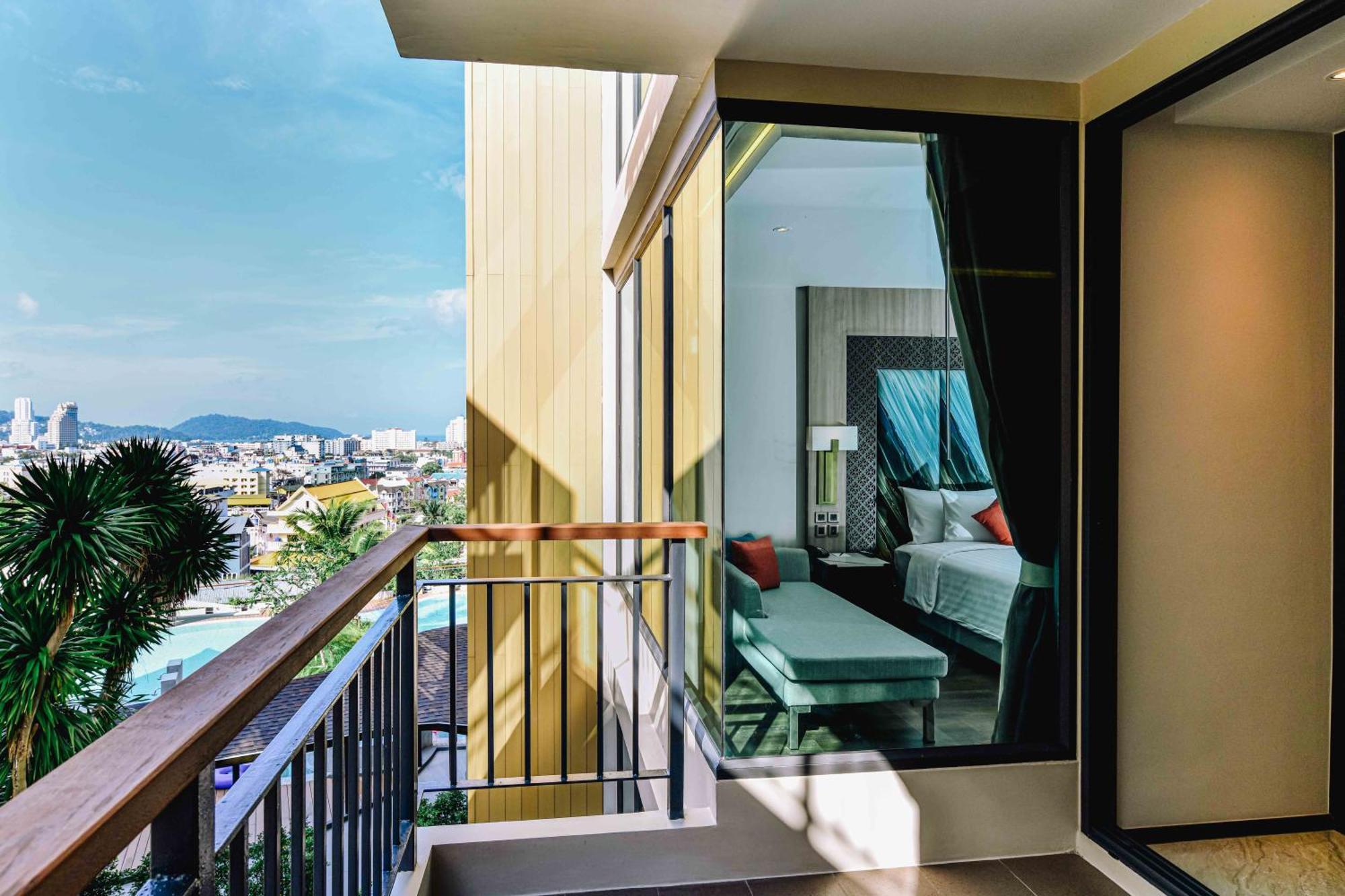 Skyview Resort Phuket Patong Beach Экстерьер фото Deluxe Room with balcony