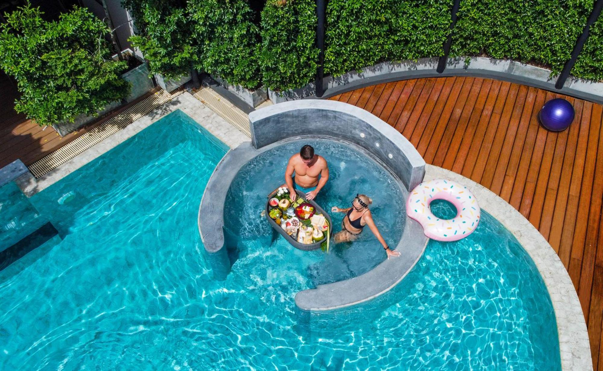 Skyview Resort Phuket Patong Beach Экстерьер фото A floating pool table